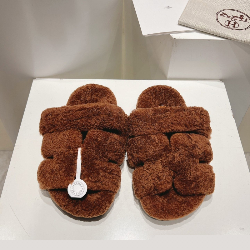 H**mes slippers
